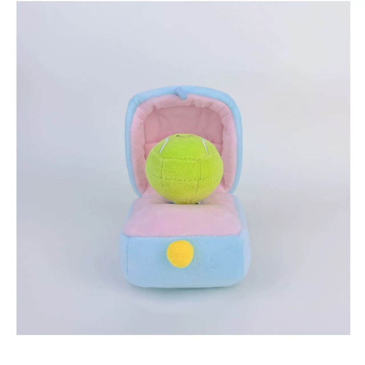 Naisi Surprise Tennis Ring Box! A cute tennis toy that opens to reveal a hidden mini-doll inside.